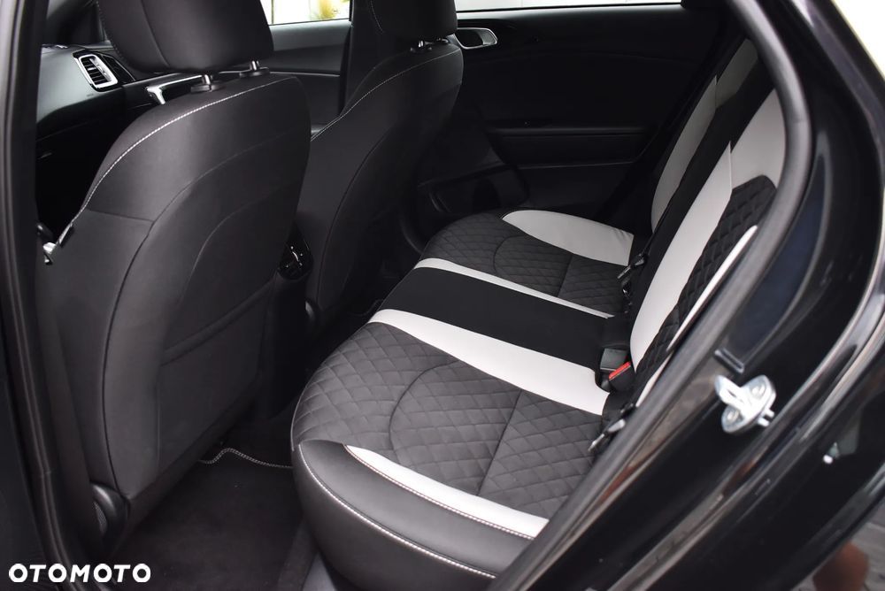 Kia ProCeed 1.5 T-GDI DCT7 OPF GT LINE - 26