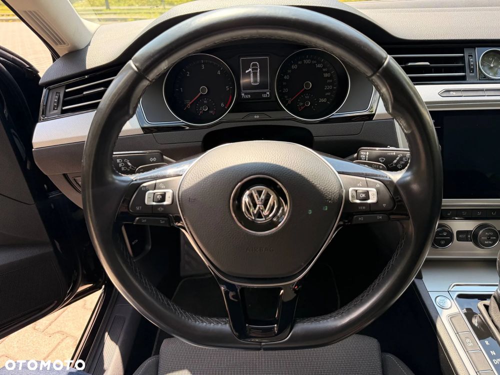 Volkswagen Passat - 10