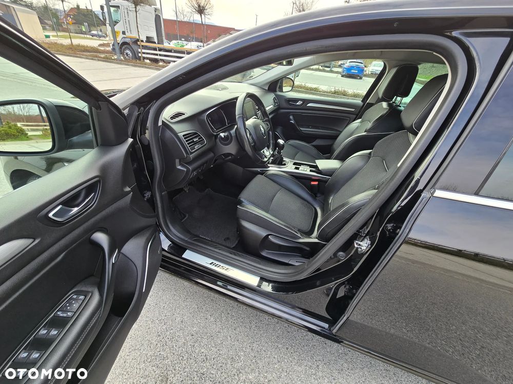 Renault Megane BLUE dCi 115 BOSE EDITION - 6