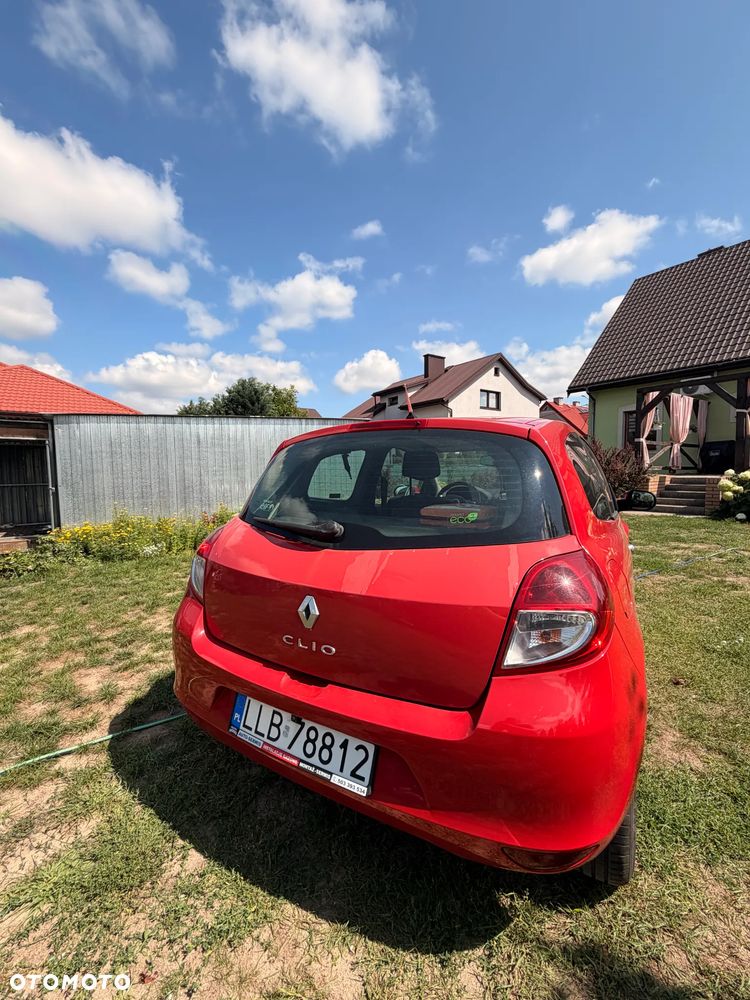 Renault Clio - 9