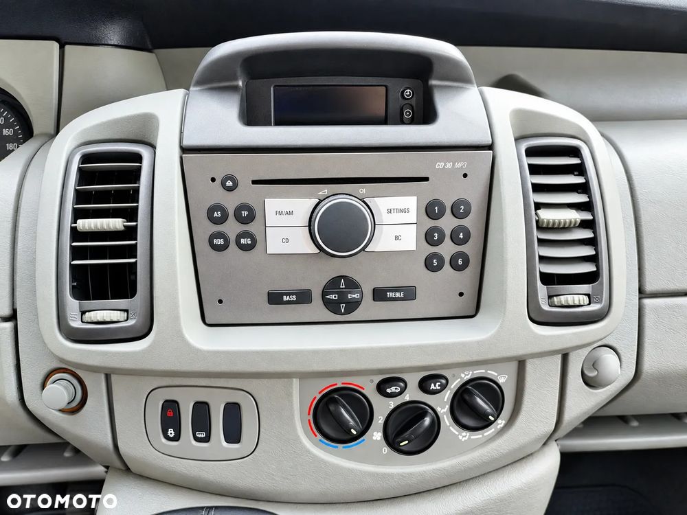 Opel Vivaro - 16