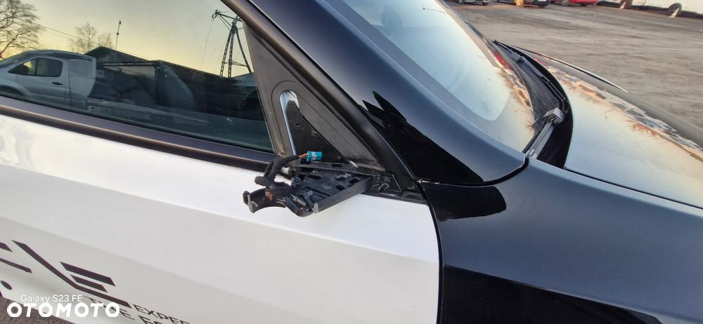 Tesla Model Y Long Range Dual Motor AWD - 10