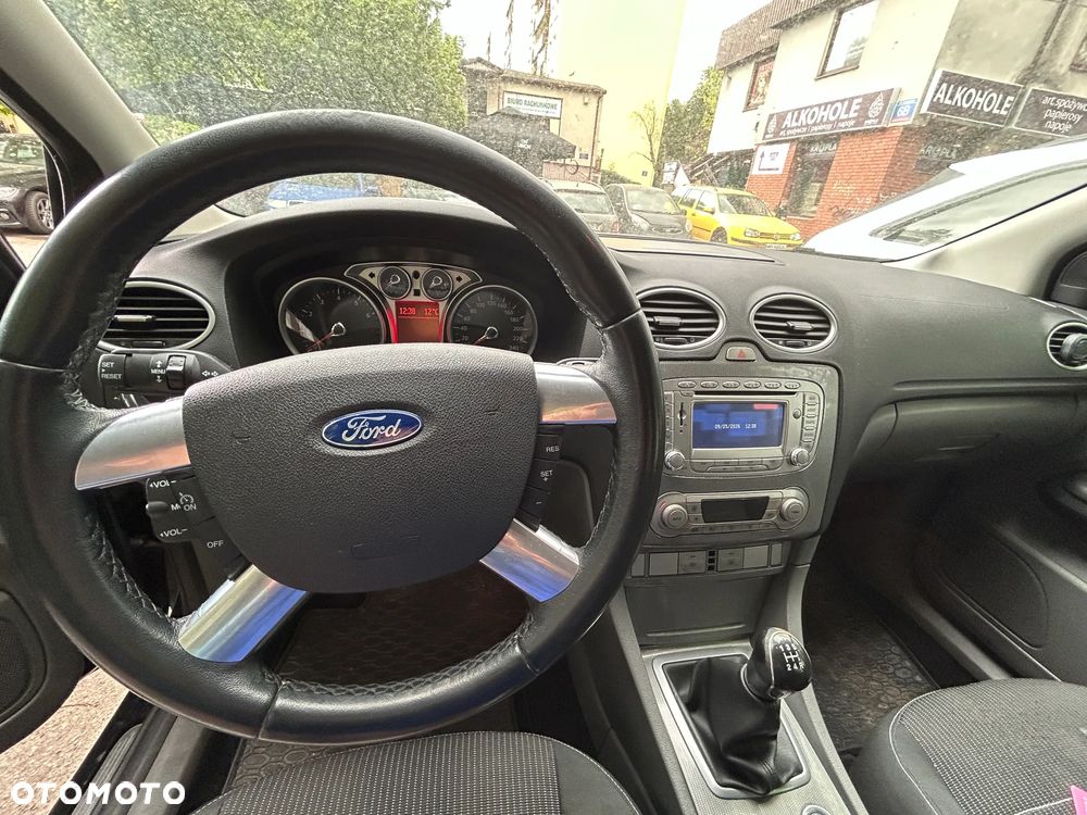 Ford Focus 1.8 FF Platinium X - 16