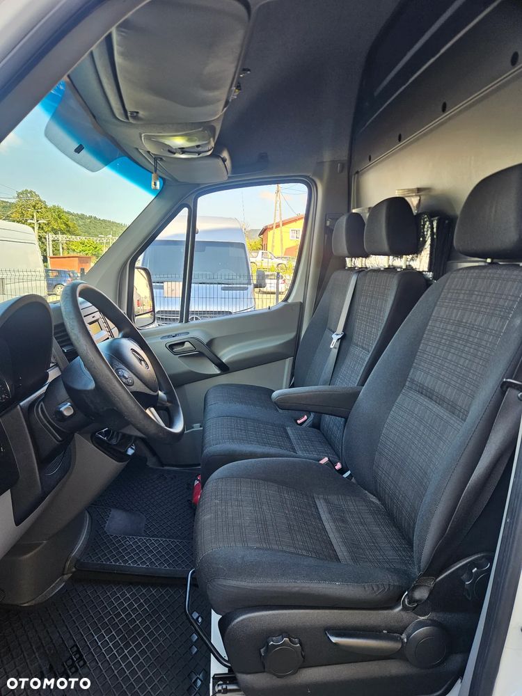 Mercedes-Benz Sprinter 319 - 24