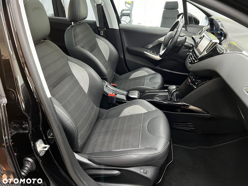 Peugeot 2008 PureTech 130 Stop&Start EAT6 Black Edition - 22