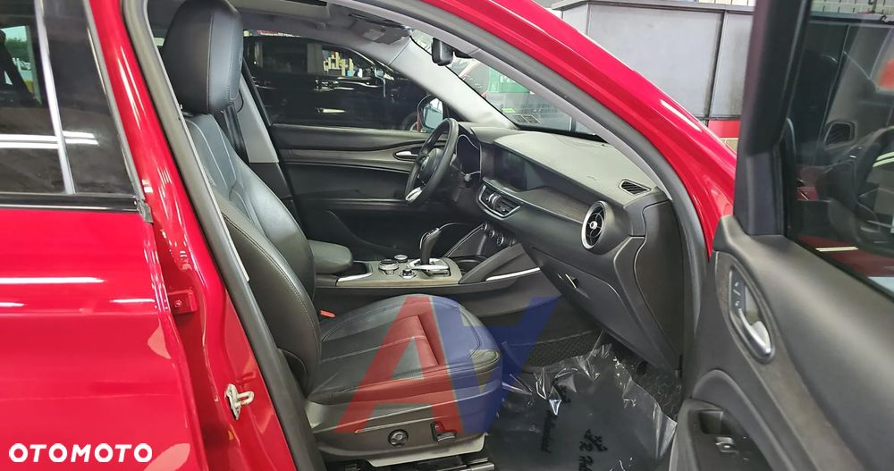 Alfa Romeo Stelvio 2.0 Turbo TI Q4 - 16