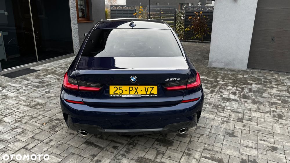 BMW Seria 3 330e PHEV sport - 4