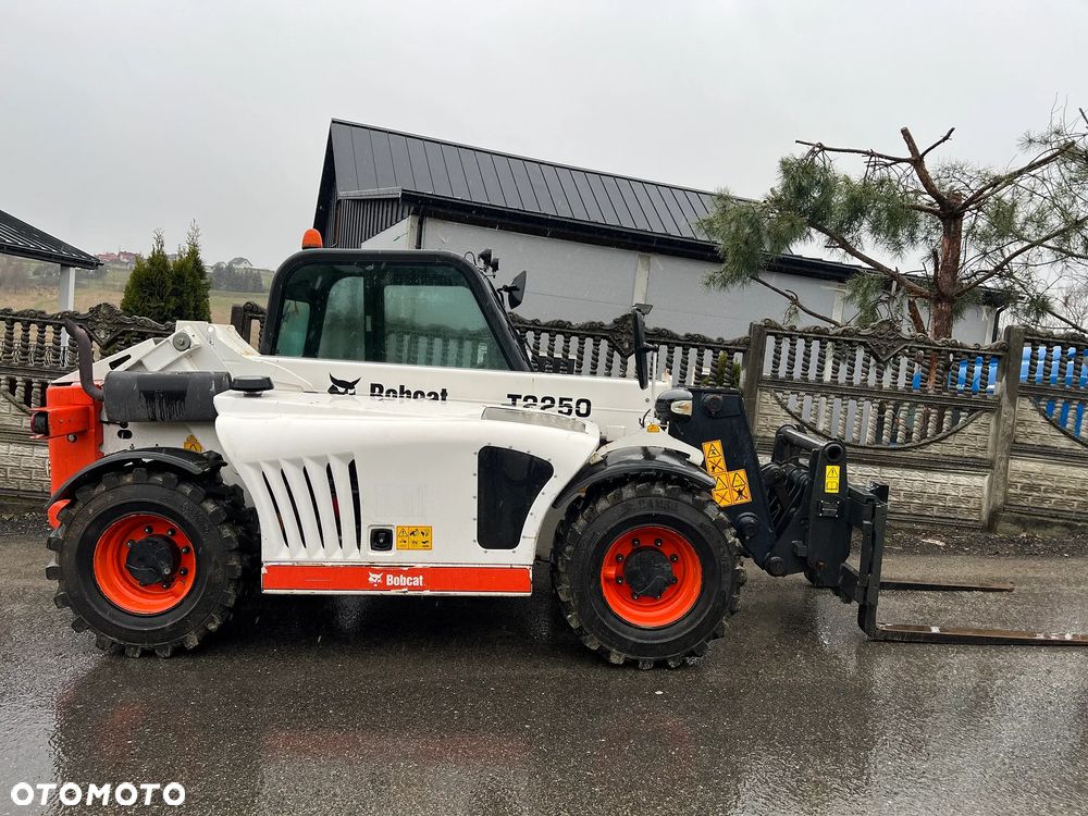 Bobcat T2250 | Ładowarka Teleskopowa | BOBCAT T 2250 | Udźwig 2200 kG | 5 Metrów | Nowe Opony | w Oryginale | Stan IDEALNY | Miniładowarka | 6 Metrów | - 3