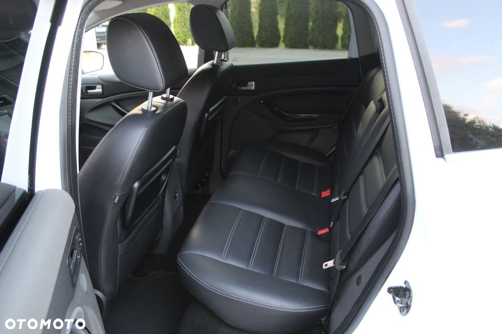 Ford Kuga 2.0 TDCi 4x4 Titanium - 16