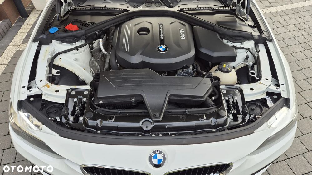 BMW Seria 3 318i Luxury Line - 27