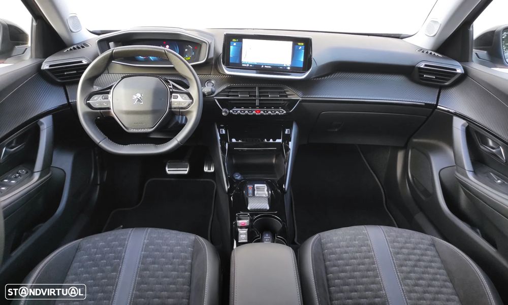 Peugeot e-2008 Allure - 17