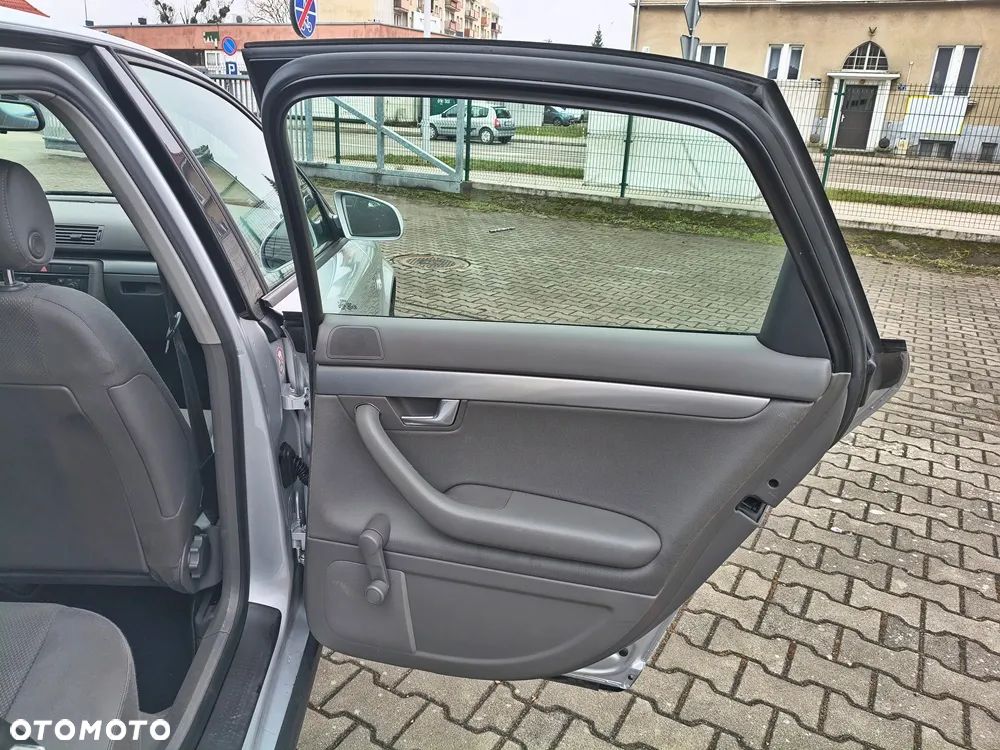 Audi A4 Limousine - 22