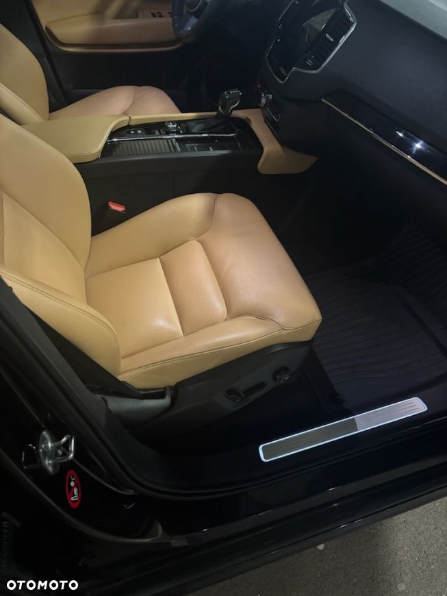 Volvo XC 90 T6 AWD Geartronic Momentum - 26