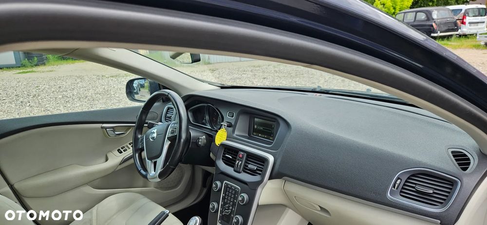 Volvo V40 T3 - 26