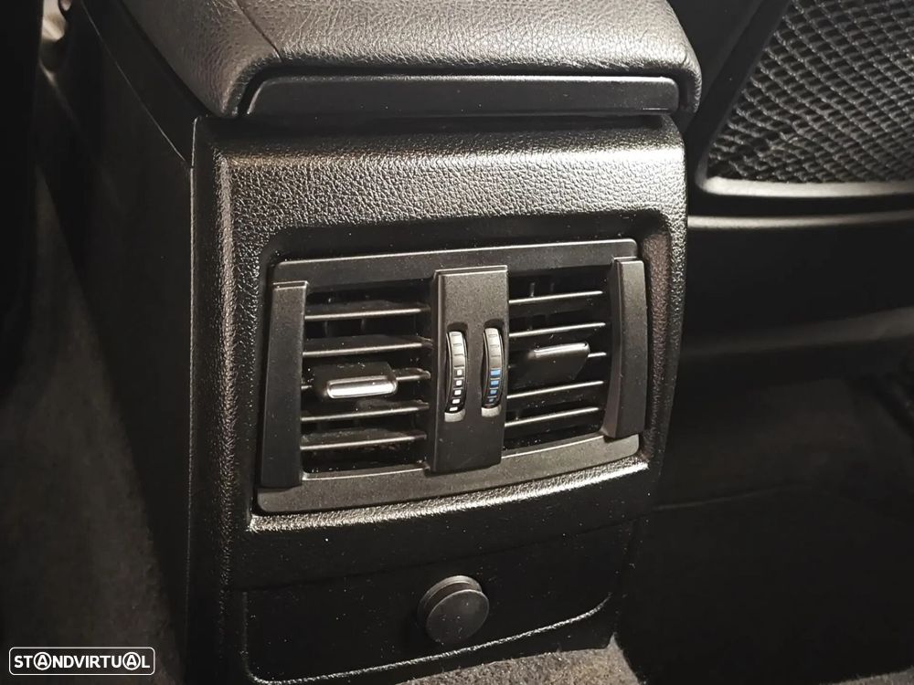 BMW 116 dA Line Sport - 44