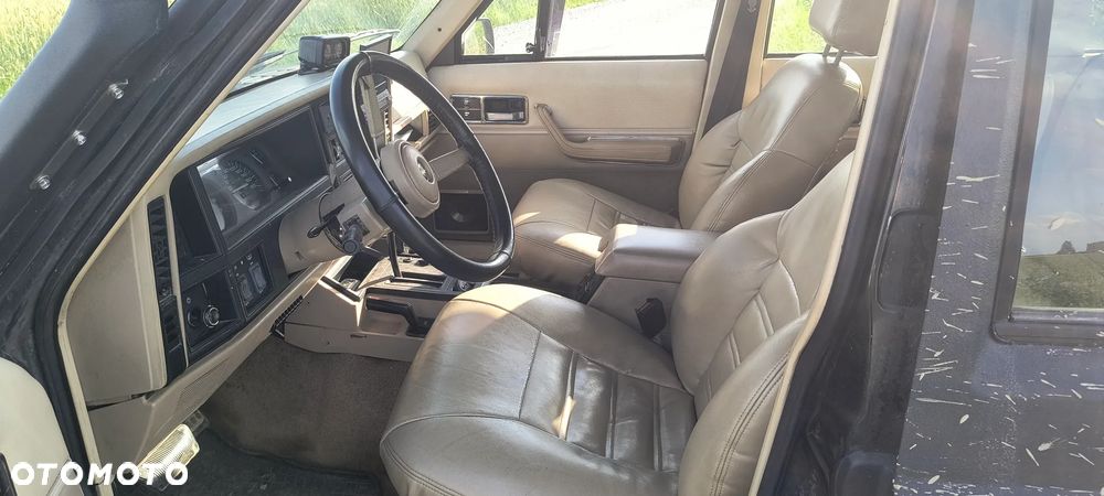 Jeep Cherokee 4.0 - 12
