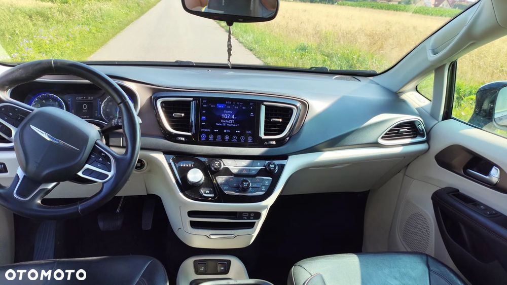 Chrysler Pacifica - 9