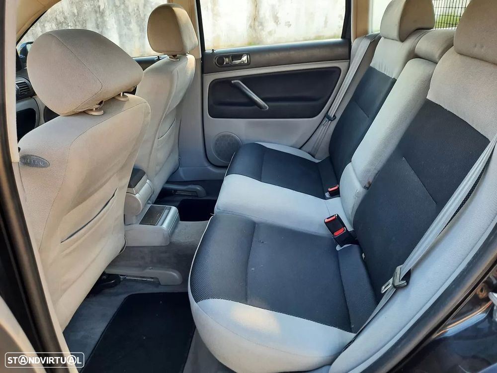 VW Passat Variant 1.9 TDi Confortline - 8