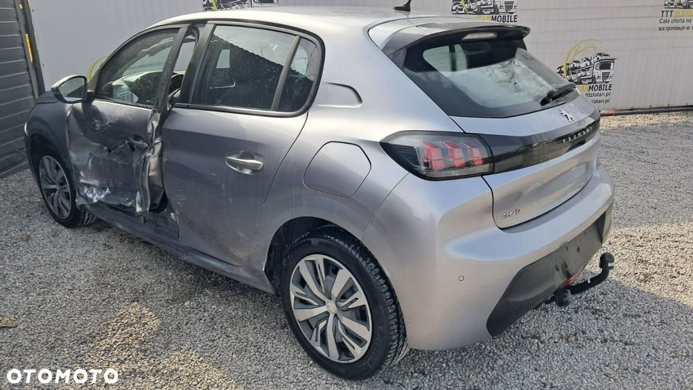 Peugeot 208 - 22