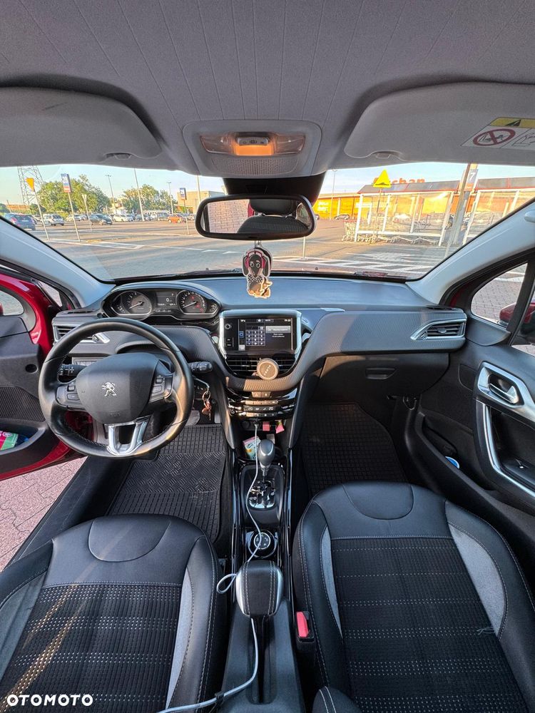 Peugeot 2008 1.2 Pure Tech Allure S&S EAT6 - 10