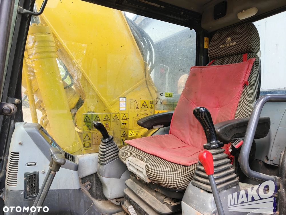Komatsu PC228USLC-3 - 9