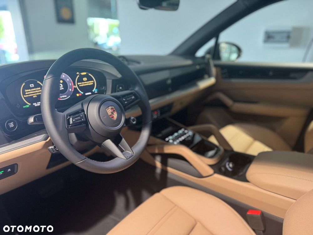 Porsche Cayenne - 16