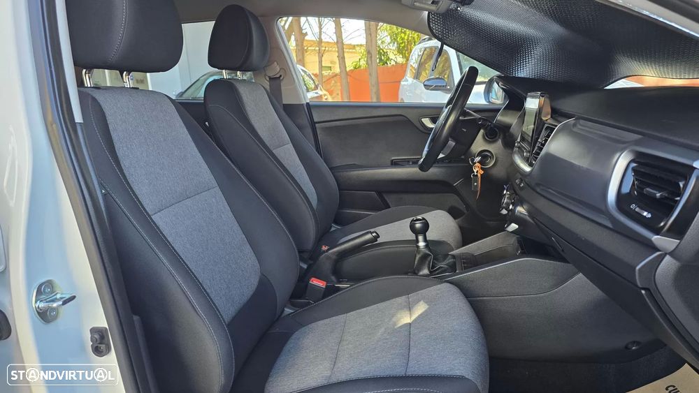 Kia Stonic 1.2 MPi Dynamic - 18