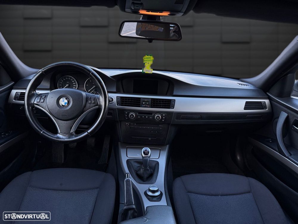 BMW 318 d Navigation - 10