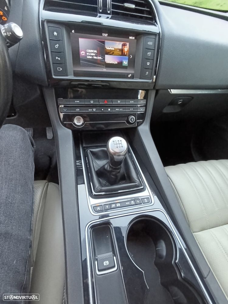 Jaguar F-Pace 2.0 i4D Prestige - 26