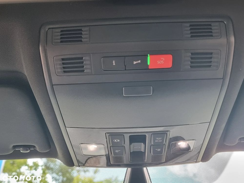 Volkswagen Golf - 28