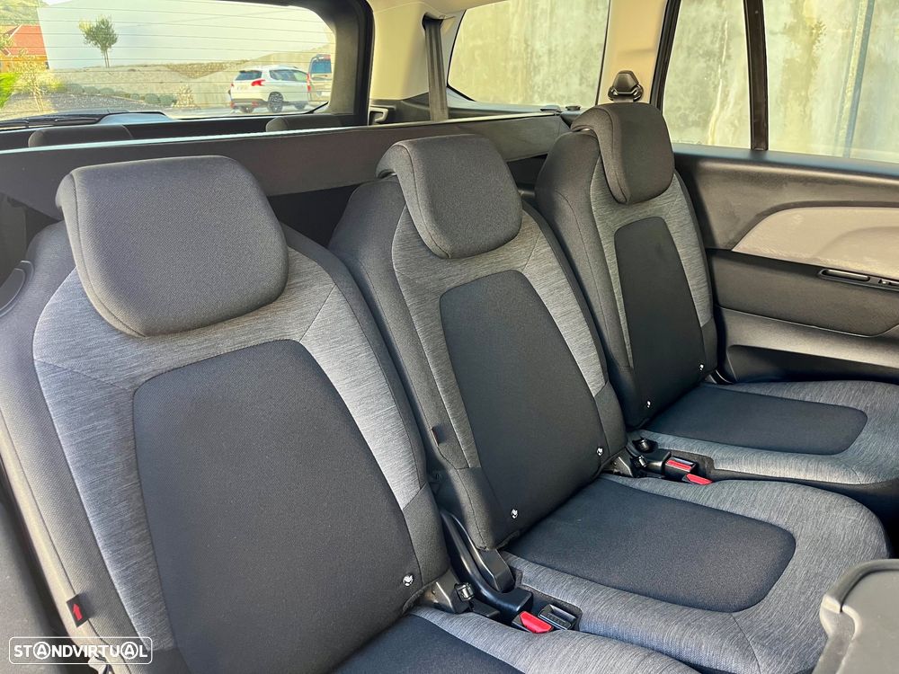 Citroën C4 PureTech 130 Stop&Start SHINE - 23