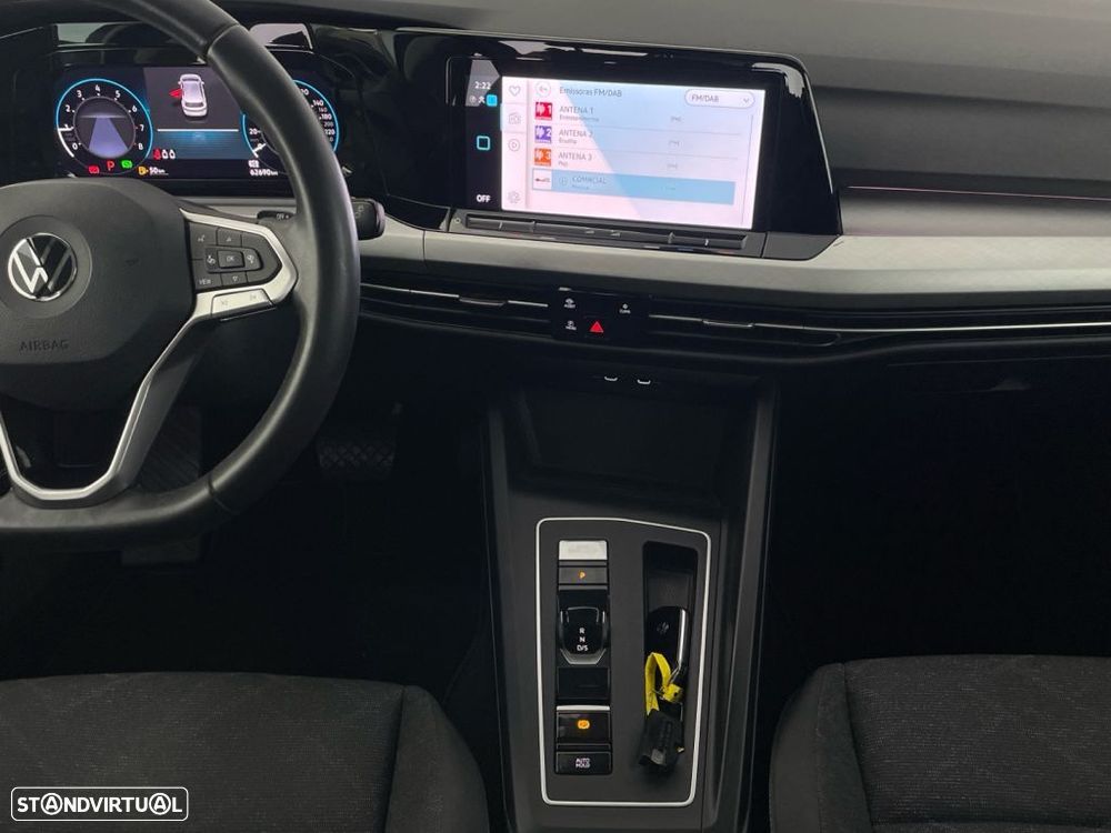 Volkswagen Golf 1.0 eTSI Life DSG — fotografia 15