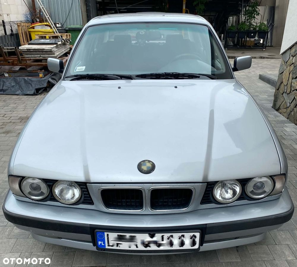 BMW Seria 5 525i - 1