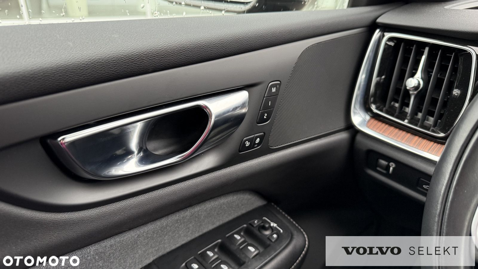 Volvo V60 Cross Country - 23