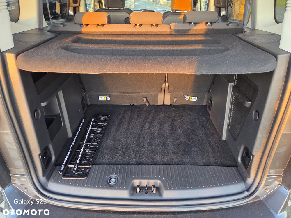 Ford Tourneo Courier 1.0 EcoBoost S&S Titanium - 16