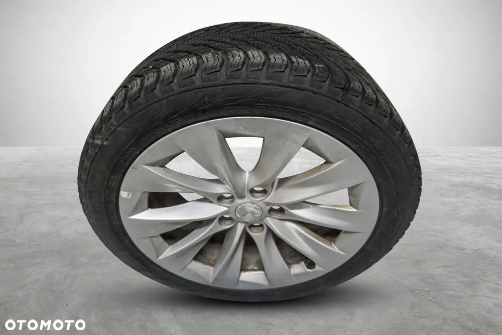 Tesla Model S - 39