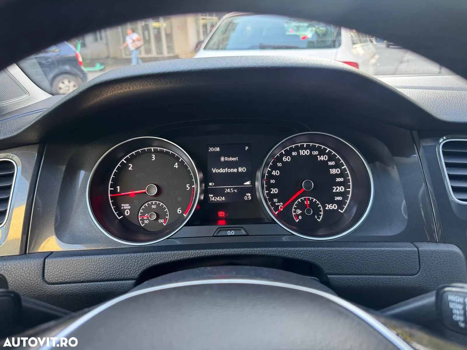 Volkswagen Golf - 10