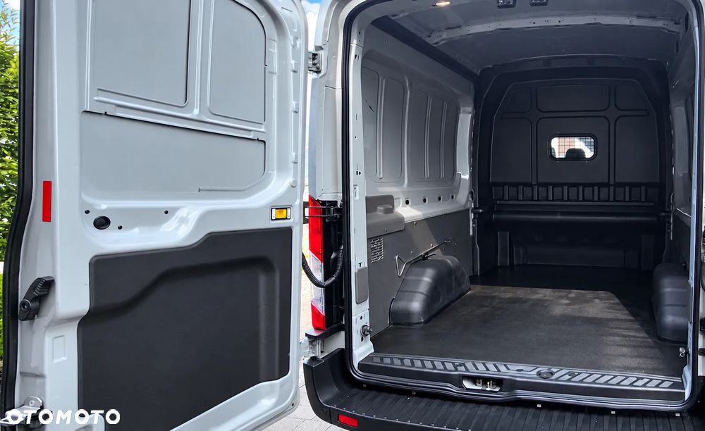 Ford Transit - 26