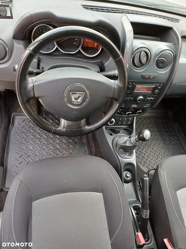 Dacia Duster 1.6 SCe Laureate 4x4 S&S - 9