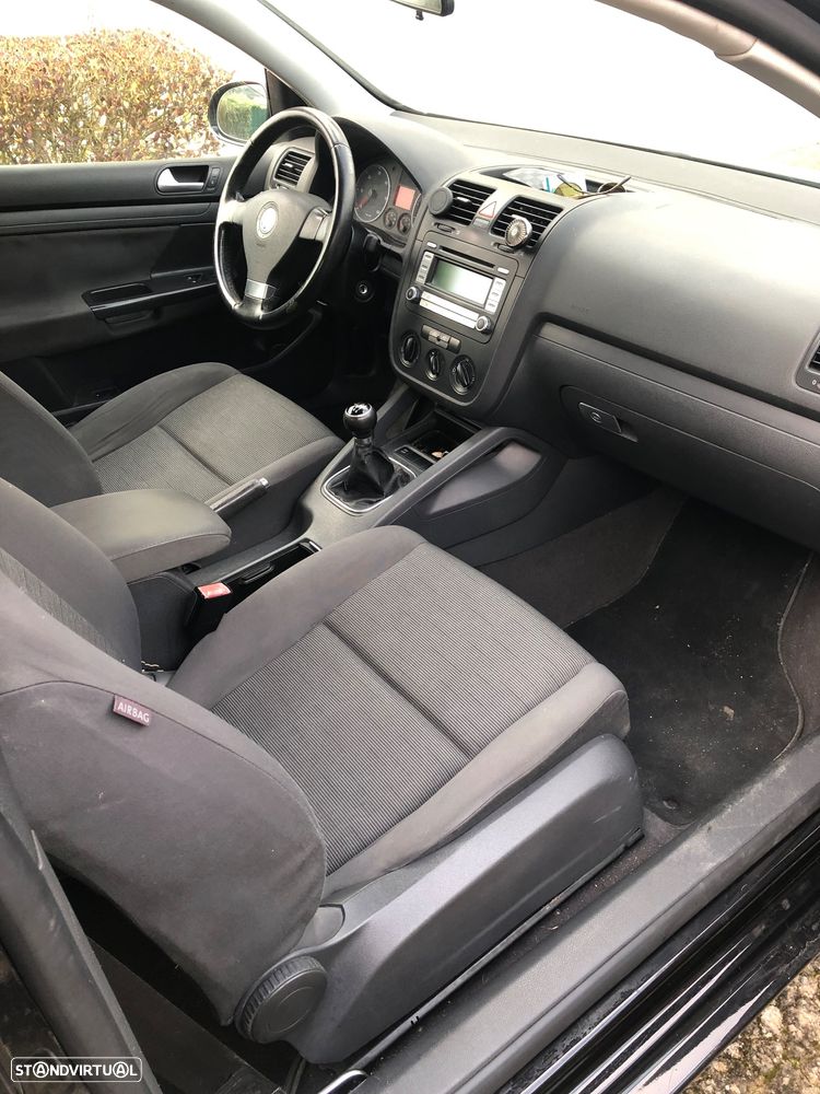 VW Golf 1.9 TDi 6V 4M Confortline - 9