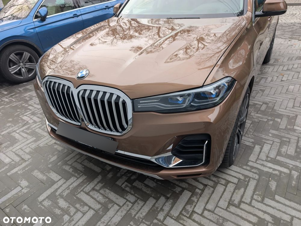 BMW X7 - 7