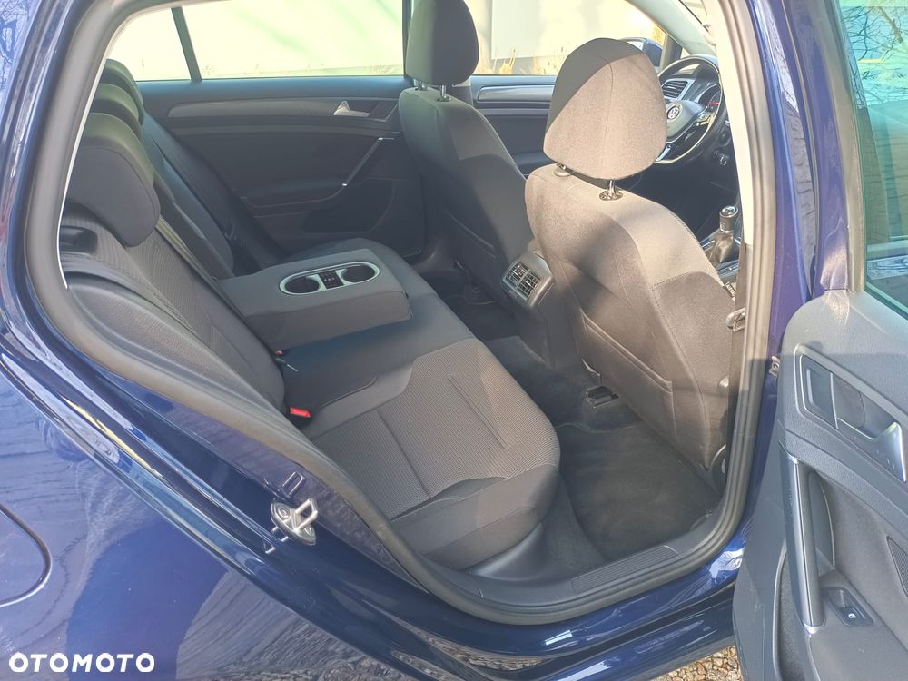 Volkswagen Golf - 21