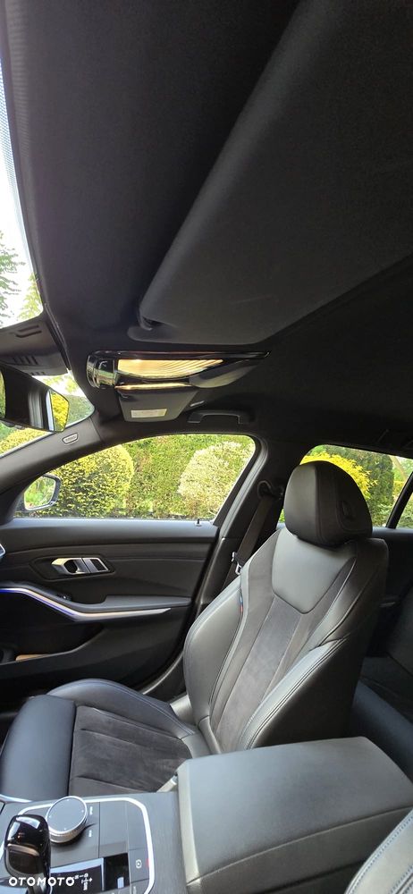 BMW Seria 3 320d xDrive M Sport - 30