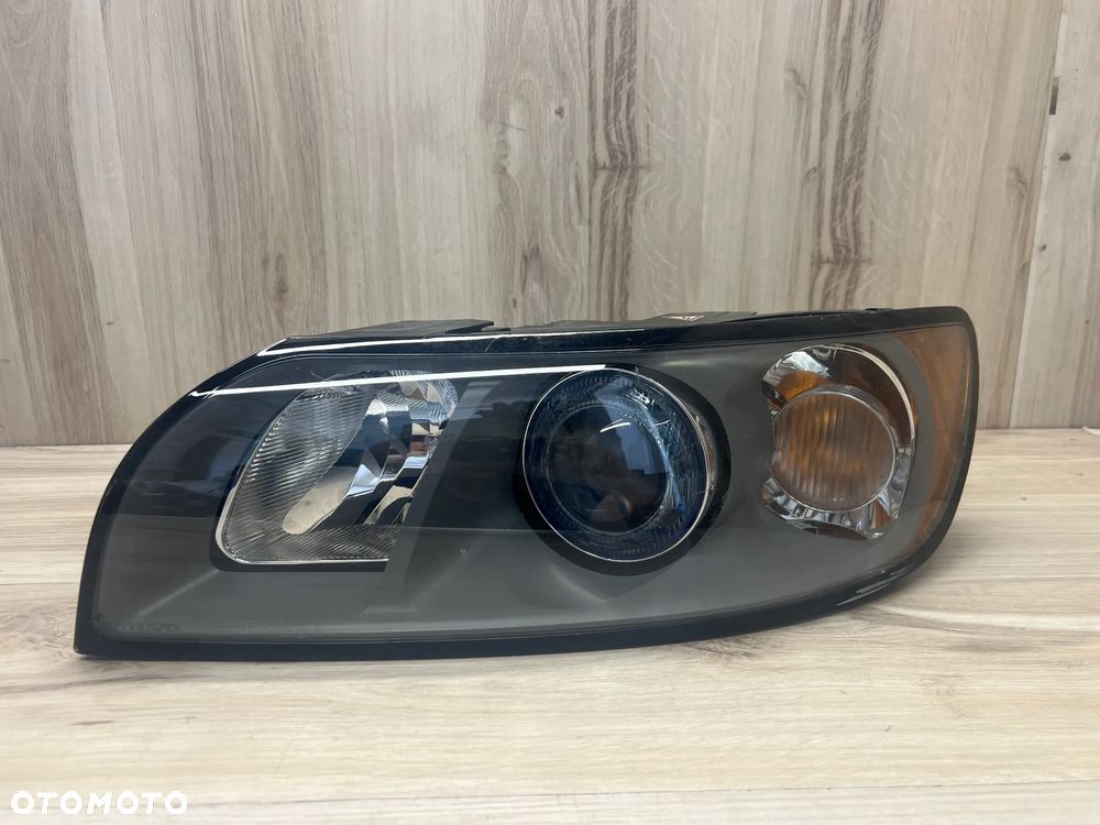 XENON LAMPA LEWA VOLVO V50 S40 EUROPA 30698889 - 2