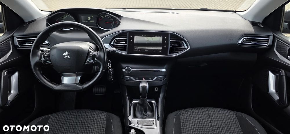 Peugeot 308 1.2 PureTech GPF Active S&S EAT8 - 18
