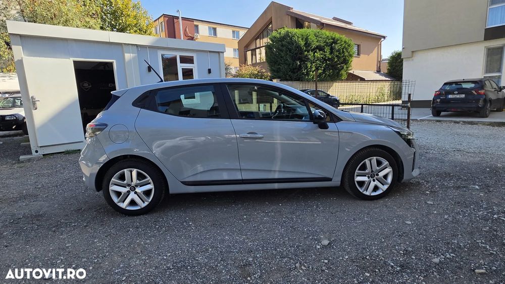 Renault Clio - 7