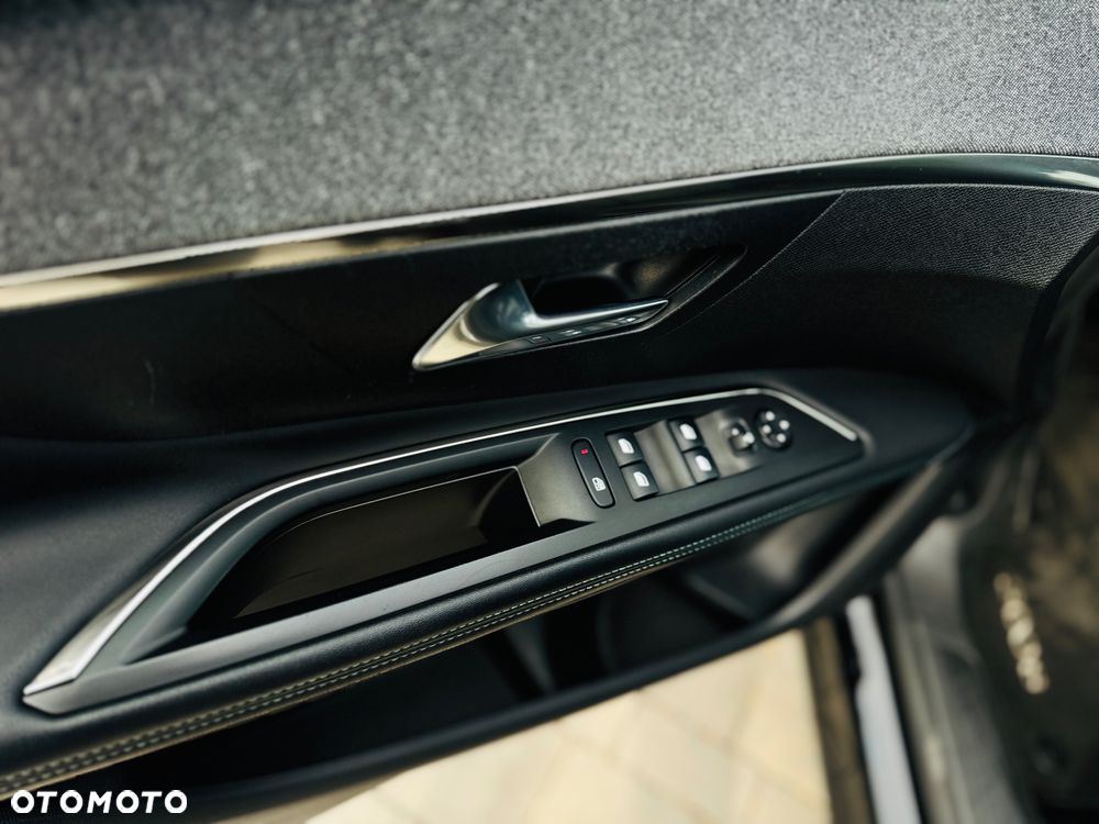 Peugeot 3008 BlueHDi 130 Stop & Start EAT8 Allure Business-Paket - 19