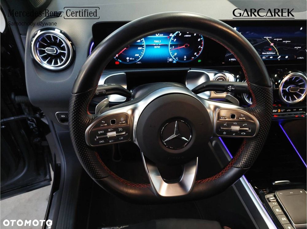 Mercedes-Benz GLB 200 4-Matic AMG Line 8G-DCT - 26