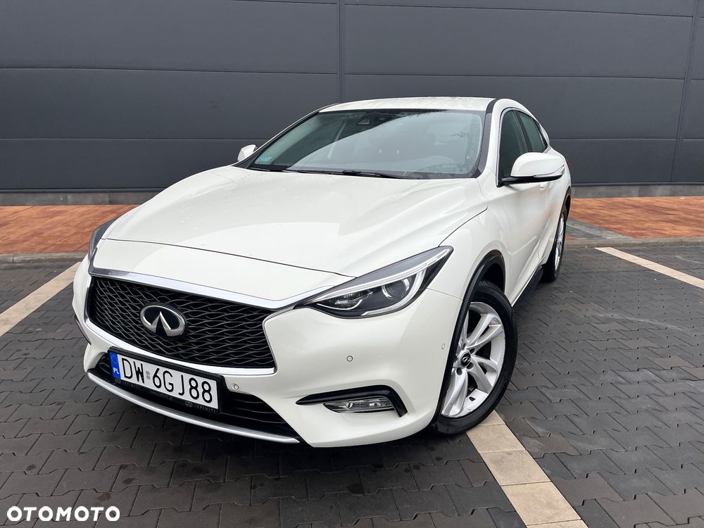 Infiniti Q30 1.6t Premium 7DCT - 3