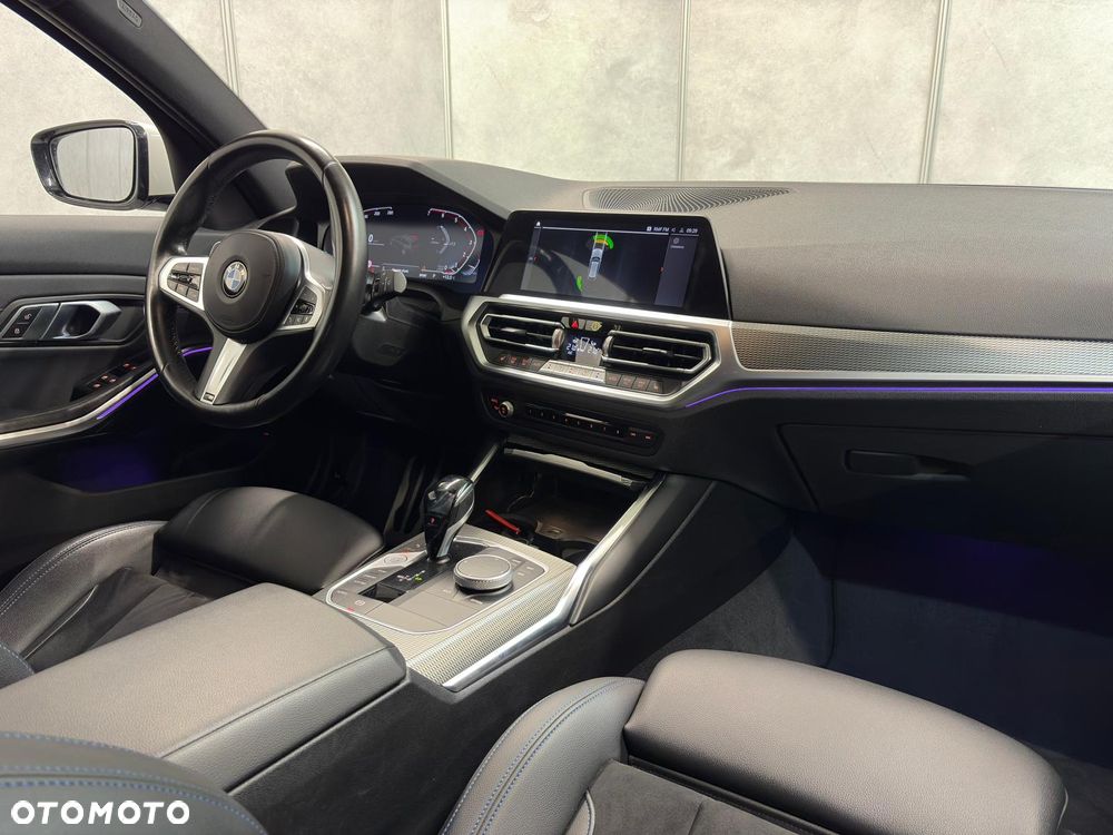 BMW Seria 3 330i xDrive M Sport sport - 18